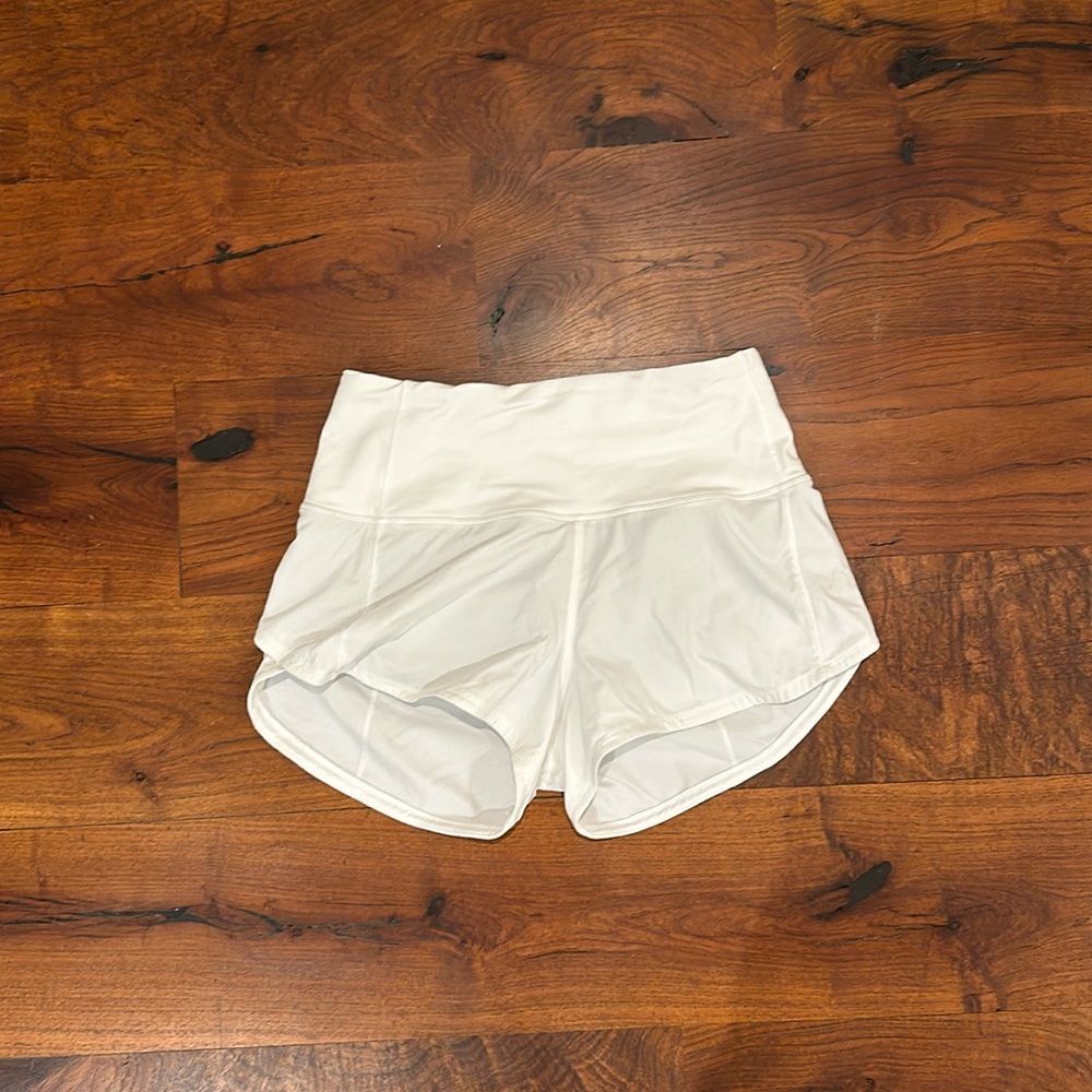 White Lululemon speed up shorts high rise